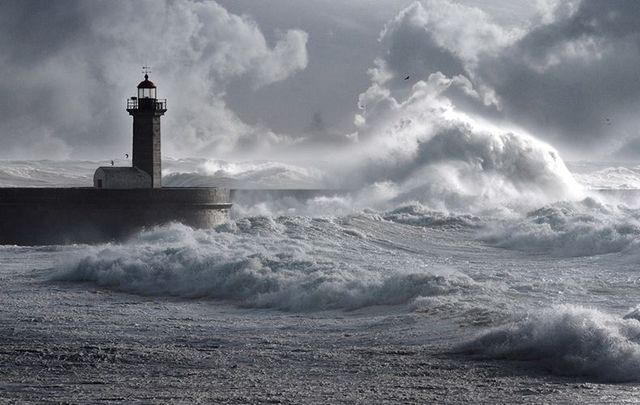 cropped_Storm_lighthouse_istock